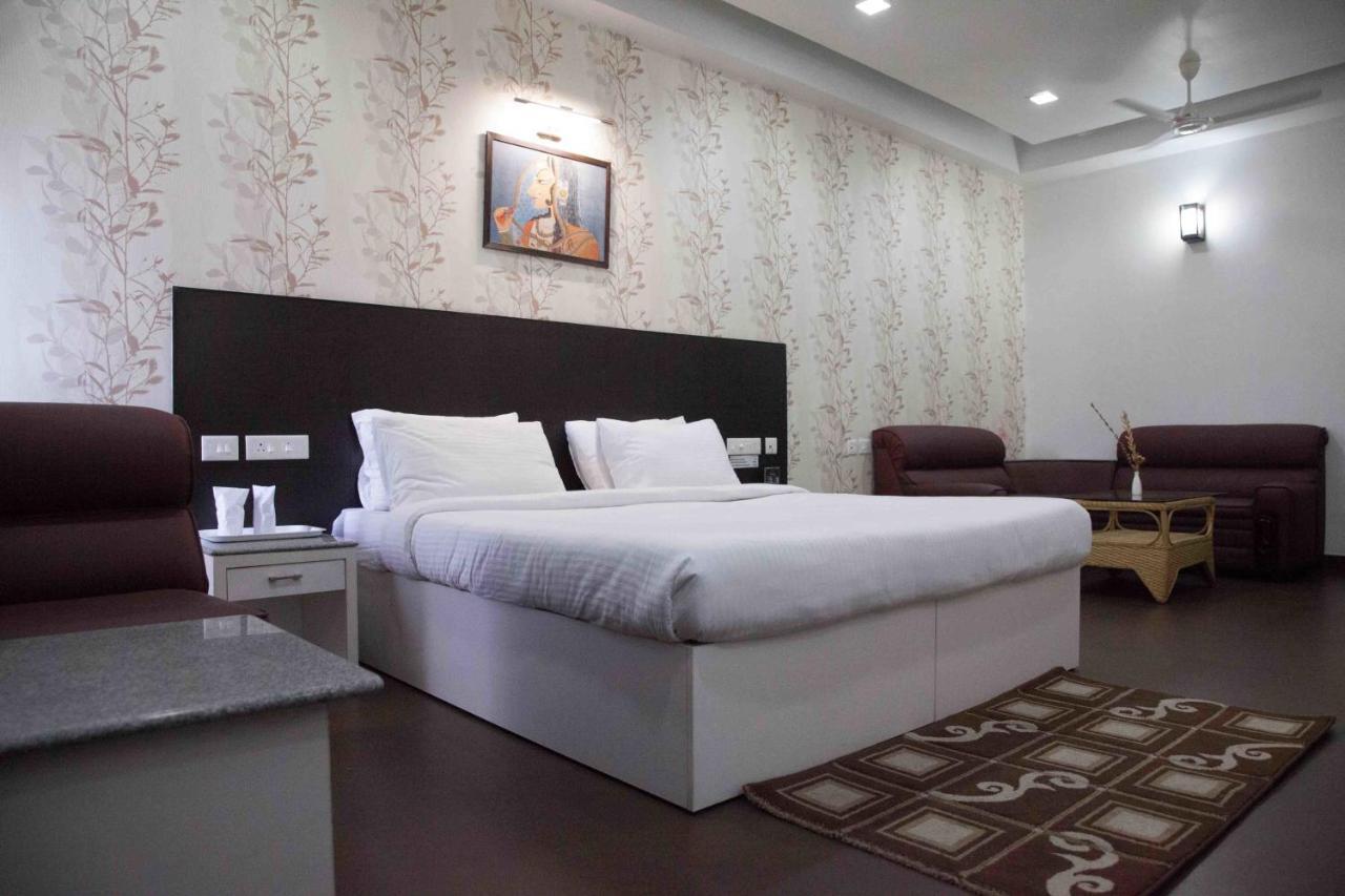 Hotel Central Park Siliguri Habitación foto